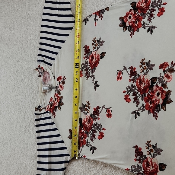 Floral and Striped tshirt, Size 12. So pretty 😍 - Picture 5 of 9